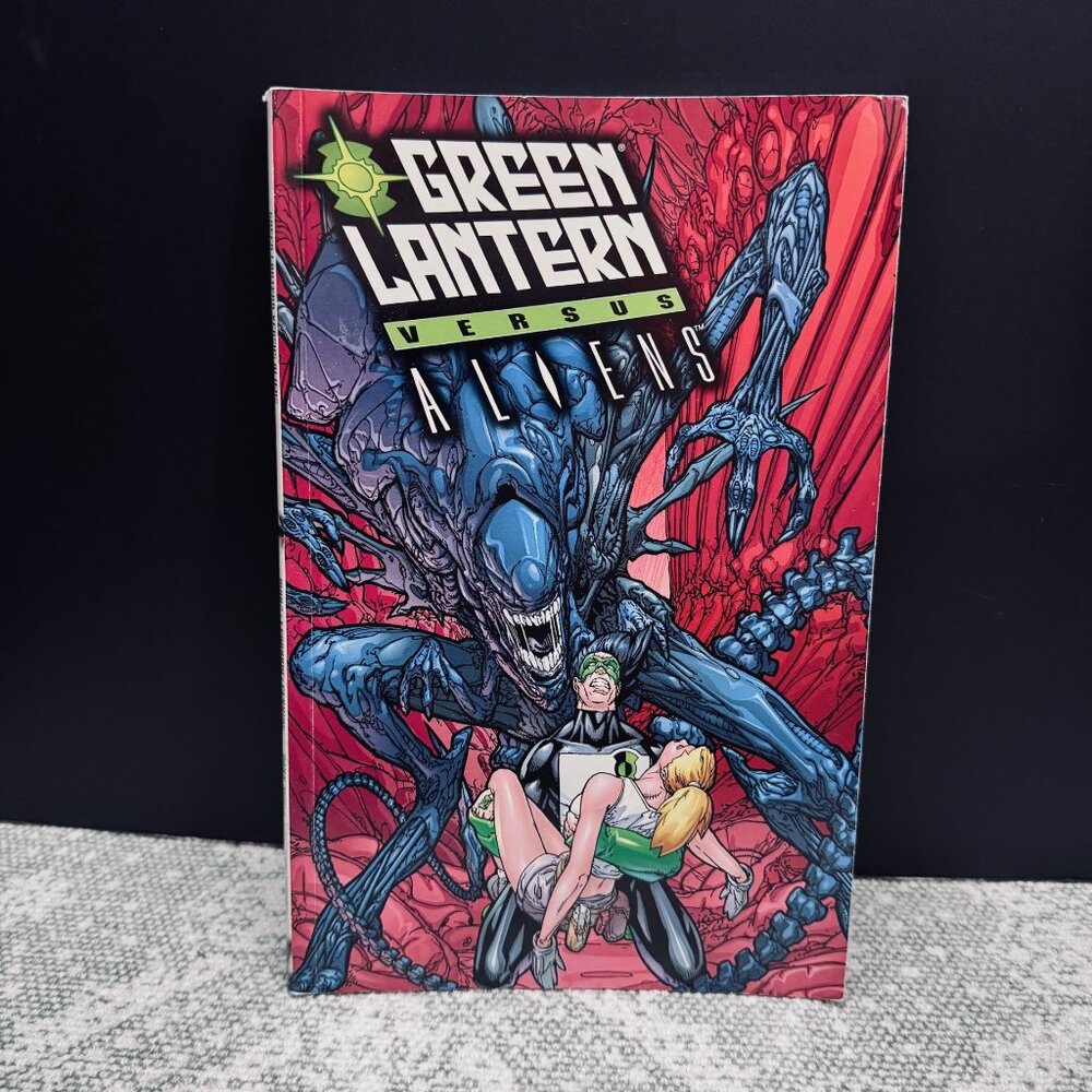 Green Lantern Versus Aliens Graphic Novel